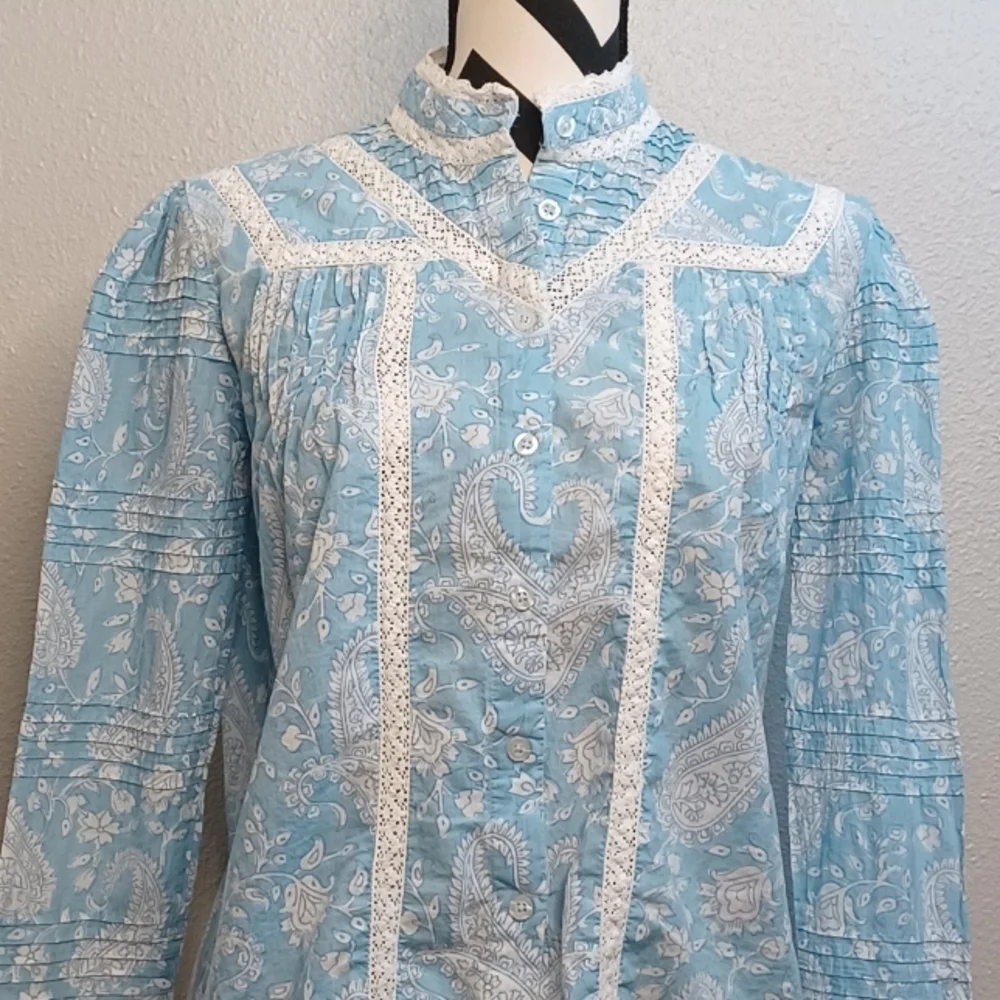 Tuckernuck Light Blue and White Floral Lace-Trim Button Down Shirt - Picture 5 of 15